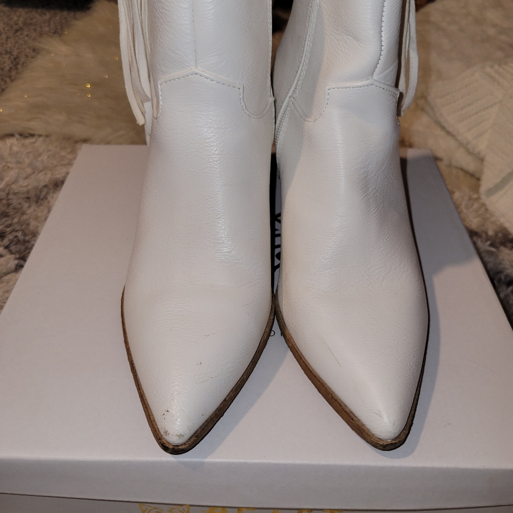 Beast Fringe Booties White 7.5 - Picture 2 of 5